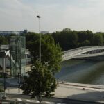 Overall view of the Passerelle Simone de Beauvoir spanning the Seine river, Paris, France © Jo Pesendorfer