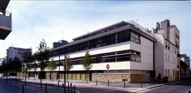 Elementary school by Gilles Margot-Duclos, exterior view, northeast Paris, France © Hervé Abbadie